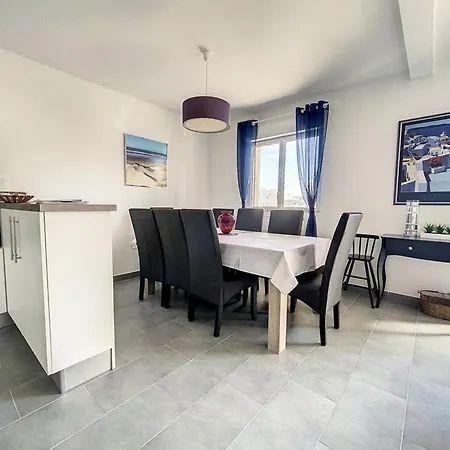 3 Avec Balcon Et Parking Pres De La - - Fr-1-236-144 *