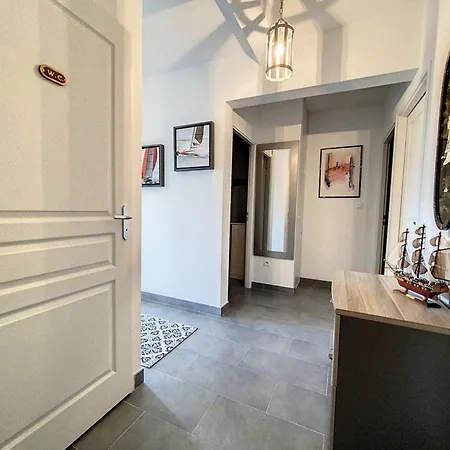 아파트 3 Avec Balcon Et Parking Pres De La - - Fr-1-236-144