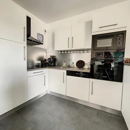 3 Avec Balcon Et Parking Pres De La - - Fr-1-236-144 아파트 *